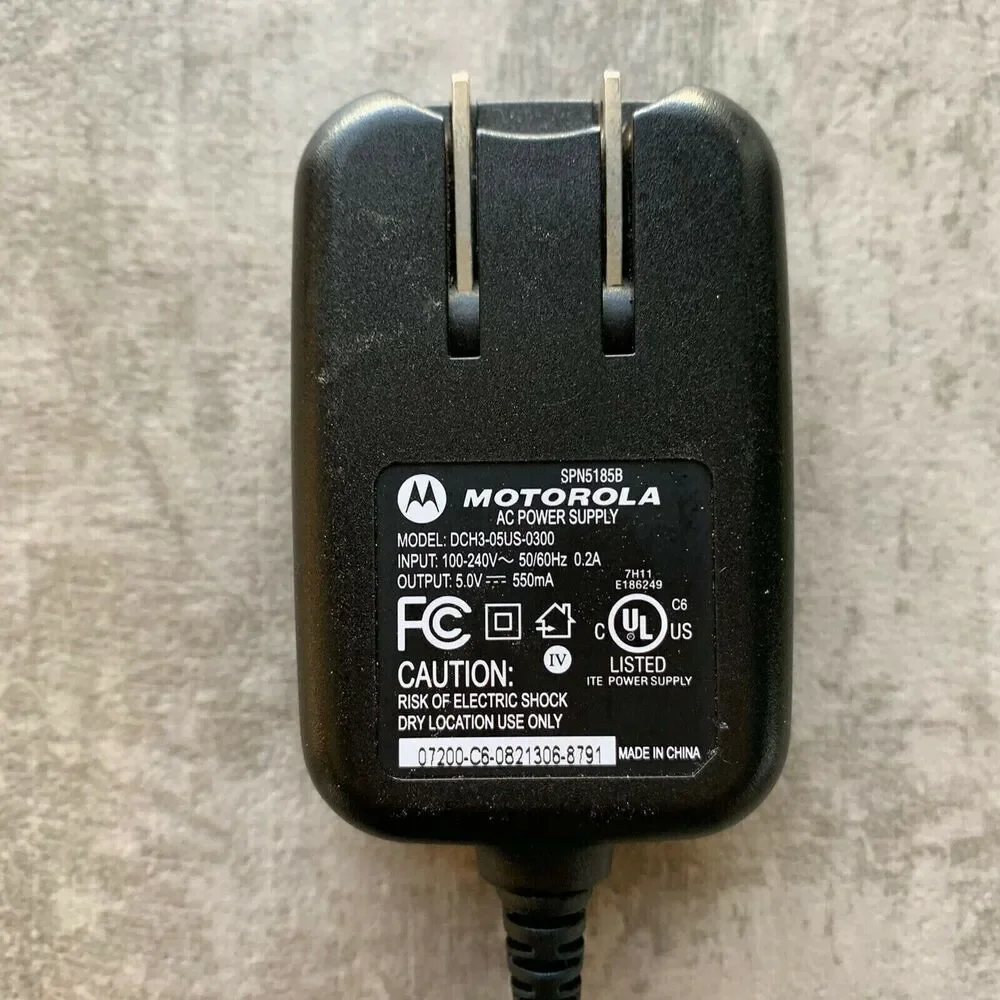 Motorola SPN5185B Cell Phone Wall Charger 5V 550mA Model DCH3-05US-0300 AC Power